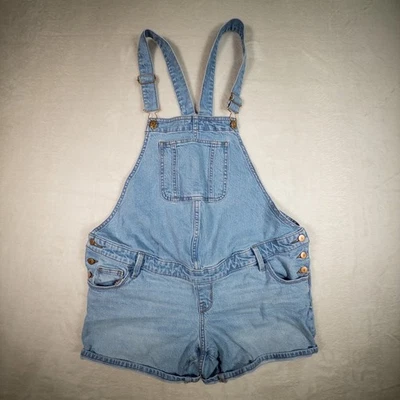 Isabel by Ingrid & Isabel Light Wash Denim Short Overalls Size 6 - Image 1 of 4
