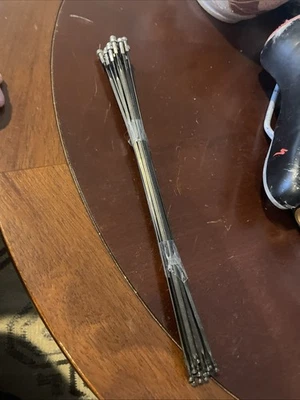 Radios delanteros Mavic Ksyrium Equipe 20 agujeros 281 mm Foto 1 de 4