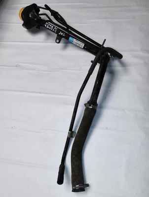 Ford Focus 2012 13 14 15 16 17 18 cuello de llenado de combustible Foto 1 de 4