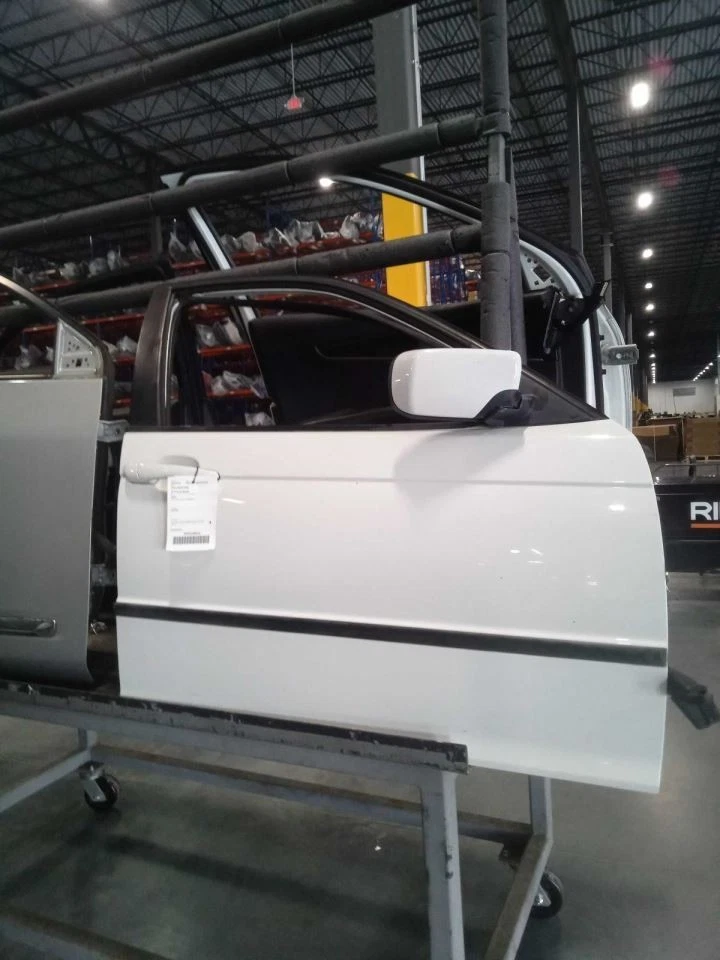Sedán puerta delantera pasajero mercado canadiense compatible con BMW 320i 485599 01-05 Foto 1 de 1