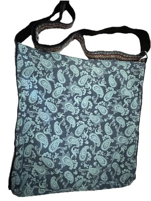 Bolso Bandolera Paisley 14" X 14" X 2” Foto 1 de 4
