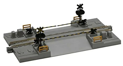 Kato 20-027 N Gauge Unitrack (S124C) Straight Level Crossing Track 124mm - Image 1 of 2