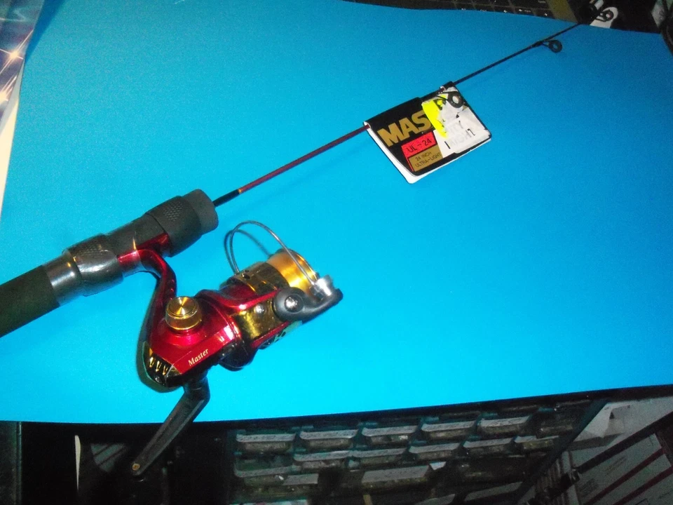 Kids Open Faced Spinning RED Beginner Fishing Pole Starter Kit Rod and Reel UL24 - Image 1 of 1