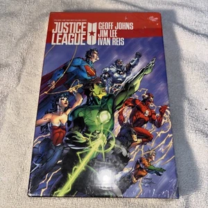 Justice League Box Set TPB w/Slipcover - Geoff Johns & Jim Lee - Sealed - Picture 1 of 4