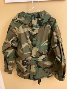 Vintage US Military Issue Camouflage Cold Weather Parka Men’s Size Small short - Bild 1 von 6