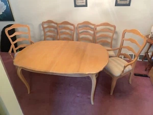 Ethan Allen French Country Bisque Dining Room Table 6 Chairs 2 Leaves Pads - Picture 1 of 15