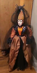 ¡Raro! ¡Nuevo! Escoba Blvd 29.5" Grande Halloween Bruja Muñeca Decoración Maléfica  - Imagen 1 de 17