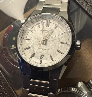 Nuevo reloj para hombre EDIFICE Casio 39 mm automático esfera blanca EFK100D-7A Foto 1 de 2