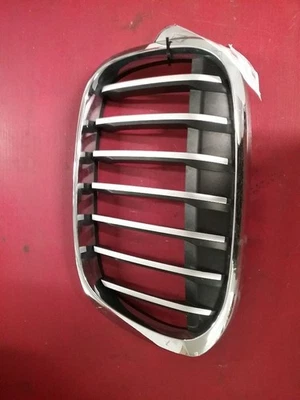 Driver Grille Bumper Mounted Base Upper Fits 16-19 BMW X1 1046775 - Image 1 of 4