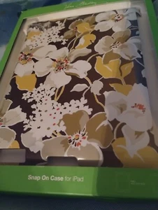 VERA BRADLEY: Snap On Case for iPad 2&3 2012 Dogwood Pattern 12862-134 - Picture 1 of 5