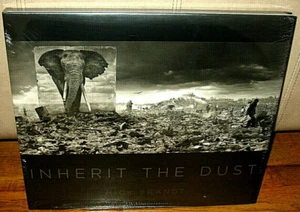 Neu versiegelt SIGNIERT Nick Brandt erbt den Staub Tritone Fotografien Tiere HC DJ - Bild 1 von 2