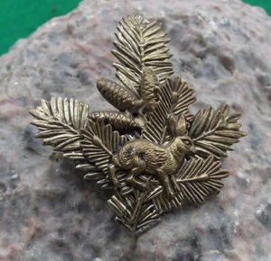 Vintage Rabbit Hare Hunt Hunting Hunter Emblem Pine Branch Motif Pin Badge - Picture 1 of 2
