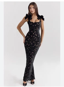 Vestido House Of CB NEGRO terciopelo encaje pajarita hombros - Imagen 1 de 13