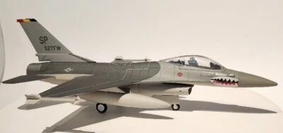 Franklin Mint Armour Collection 1:48 Scale  F16 FALCON - Image 1 of 4