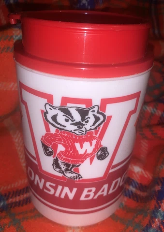 Vintage 1990's Whirley Wisconsin Badgers Mug Travel Plastic Country Kitchen Cover