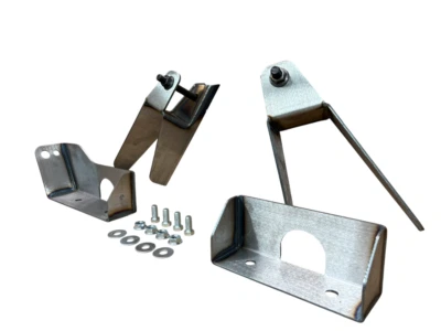 Chevy Silverado / Sierra 2500HD Front Leaf Spring Hanger & Support Bracket 01-10 - Image 1 of 4