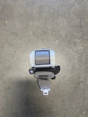 2017-2025 FORD F150 F250 F350 F450 F550 SD Front Middle Seat Seatbelt - Image 1 of 3