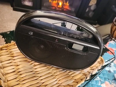 Retro GPX A2093 Portable AM/FM Radio Headphones/Aux Speaker Excellent Condition - Image 1 of 4