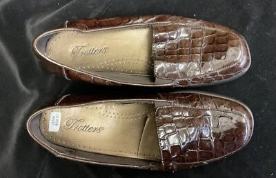 VINTAGE TROTTERS WOMEN'S ANIMAL PRINT MAROON LEATHER UPPER Size 7  - Image 1 of 4