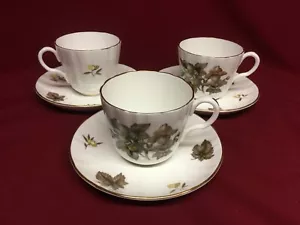 Royal Worcester Dorchester Set di (3) 2 tazze e piattini da 5/8" - Foto 1 di 4