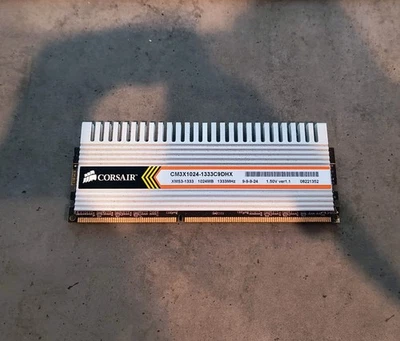 Corsair CM3X1024-1333C9DHX XMS-1333Mhz PC3-10600 DDR3 1GB 1.5V Desktop Ram - Image 1 of 2