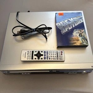 Panasonic DMR-ES30V Combo Grabadora/Reproductor de Doblaje VHS/DVD con Video Probado a Control Remoto - Imagen 1 de 17
