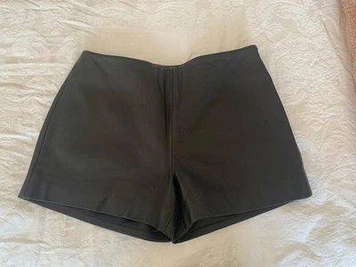 Pantalones Cortos Cintura Alta Imitación Cuero por Colección Hugo Buscati - Talla M Foto 1 de 4