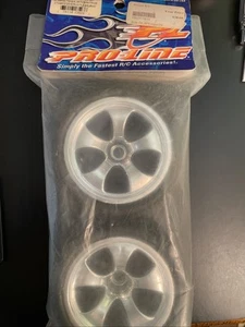 BRAND NEW Pro-Line 1138-11 Bow-Tie Pre mounted On 30 Series Torque Rims Front - Picture 1 of 5