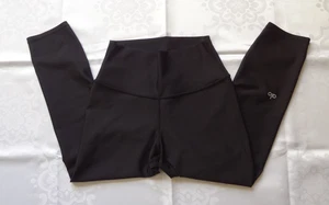 Women's ALO Black High-Waist Airbrush Yoga Capri RN#87370 in size M - Picture 1 of 7