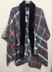 Wunderschöner Damen Pullover Einheitsgröße Poncho rot kariert Kunstfell - Bild 1 von 6