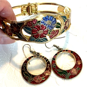 Set orecchini bracciale cloisonné vintage smalto rosso floreale tono oro boho chic - Foto 1 di 12