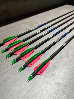 Carbon Express Tank 23d Competition Arrows  - 400 Spine - Green/Pink - Compound - Image 1 of 4