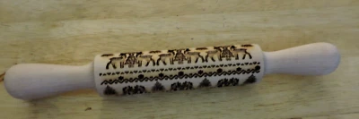 PIN RODILLO MADERA EN RELIEVE (14X1,5 PULGADAS) DISEÑO RENO/ÁRBOL Foto 1 de 4