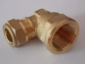 Winkel Verschraubung Klemmring 15 mm x 3/4" IG ISO 7 - Picture 1 of 1