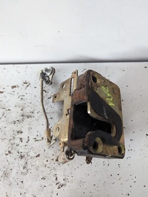 Right Rear Door Lock Actuator Mechanism Mazda 808 RX3 — 第 1/3 张图片