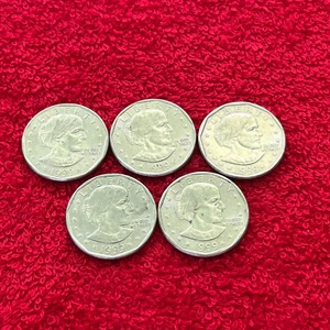 1999P Susan B Anthony Dollar Coin • Average Circulated SBA • Buying 1 Coin - Picture 1 of 2