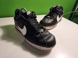 nike cortez all black leather