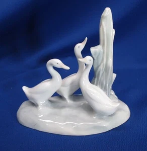 LLADRO NAO GEESE / DUCKS FIGURINE - Picture 1 of 6