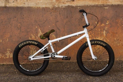 Bicicleta BMX Eastern Traildigger - Cuadro Cromoly Completo - Bujes Sellados - Bielas de 3 piezas Foto 1 de 4