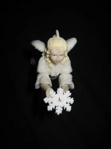 Lovely vintage ANGEL or FAIRY catching a snowflake, 6 ¾” tall - Picture 1 of 8