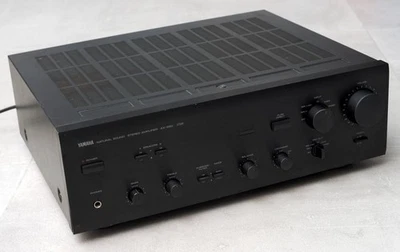 Yamaha AX-550 Stereo Verstärker läuft ++ mit Phono MM/MC, auftrennbar ++ ohne FB - Bild 1 von 2