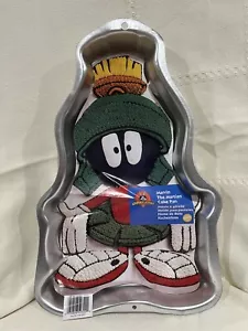 Wilton 1998 Marvin The Martian Cake Pan, Looney Tunes 2105-3202 w/Directions - Picture 1 of 6