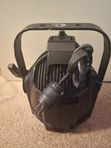 ETC Source Four PARNel Par Stage Light With Wave Lens and Easy Focus Knob - Picture 1 of 4