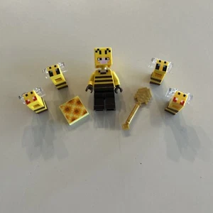 LEGO Minifigure Beekeeper With Bees 21165 - Minecraft Bee Farm - Picture 1 of 2