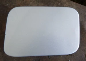Mitsubishi 380 Fuel Flap (Silver) - Bild 1 von 2
