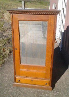 Antiguo gabinete de encimera de hilo de seda Corticelli cuarto de roble aserrado con espejo Foto 1 de 4