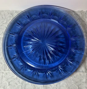 5 Beautiful Avon American Blue Glass Plates 10' - Picture 1 of 14