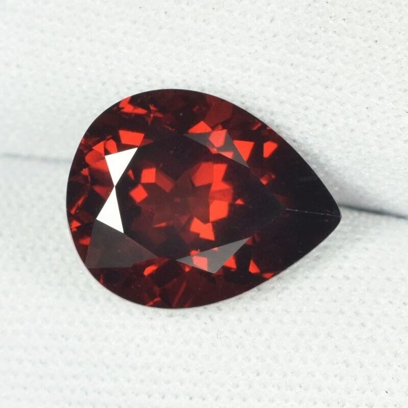 6.83 ct  VERY GOOD LUSTROUS  NATURAL PYROPE RED  GARNET - Pear See Vdo BL - Image 1 of 2
