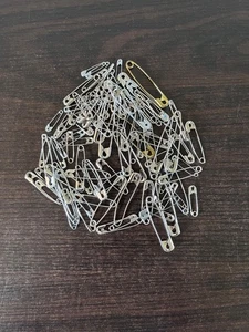Lot Of 102 Silver Safety Pins Assorted Various Sizes Sewing - Picture 1 of 1