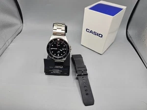Casio Duro schwarz MDV-106 Herrenuhr mit Aftermarket Armband & Kautschukband - Bild 1 von 11